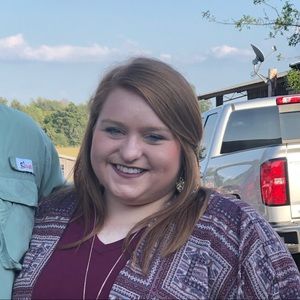 Meet your Posher, Caylin